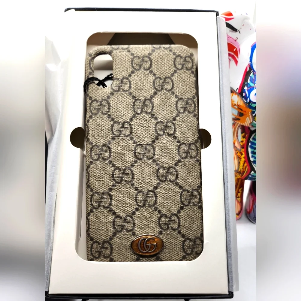 *NWT* Gucci Phone Case‎